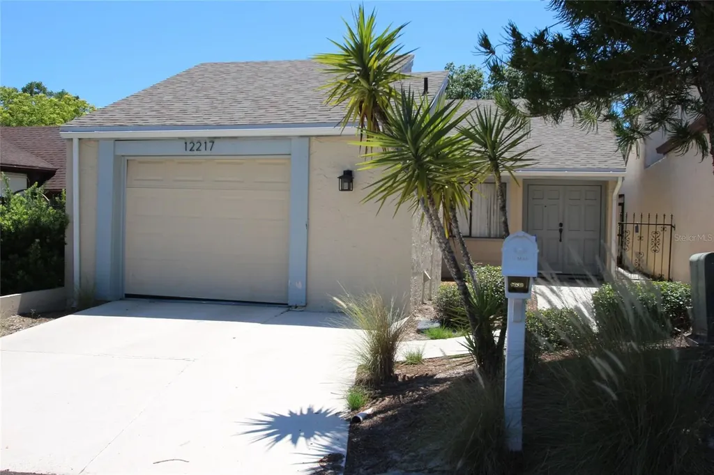12217 Saddle Strap Row Hudson FL 34667