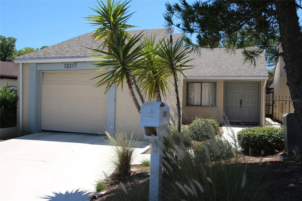 12217 Saddle Strap Row Hudson FL 34667