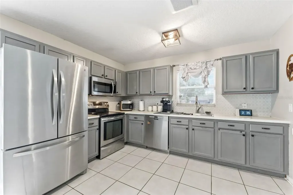 3708 E Idlewild Avenue Tampa FL 33610