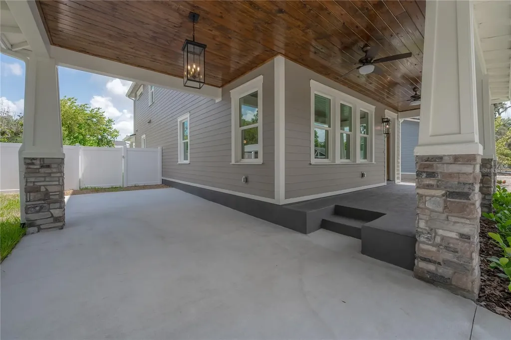 1222 E Chelsea Street Tampa FL 33603