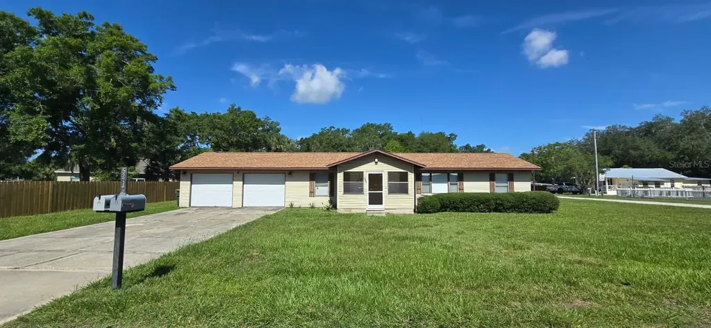 541 Sunset Avenue Umatilla FL 32784