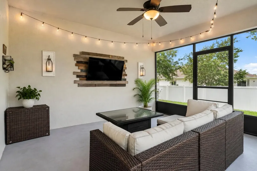 15266 Aquarius Way Mascotte FL 34753