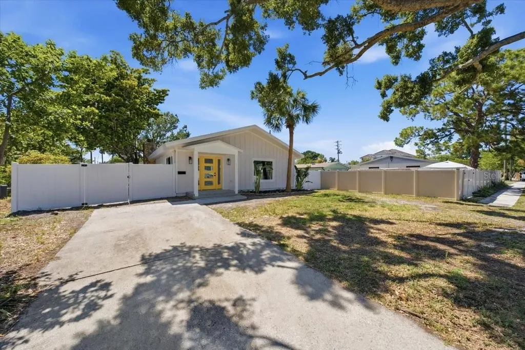 8452 6th Street N St Petersburg FL 33702