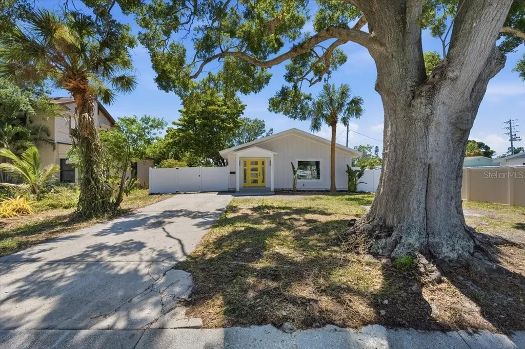 8452 6th Street N St Petersburg FL 33702