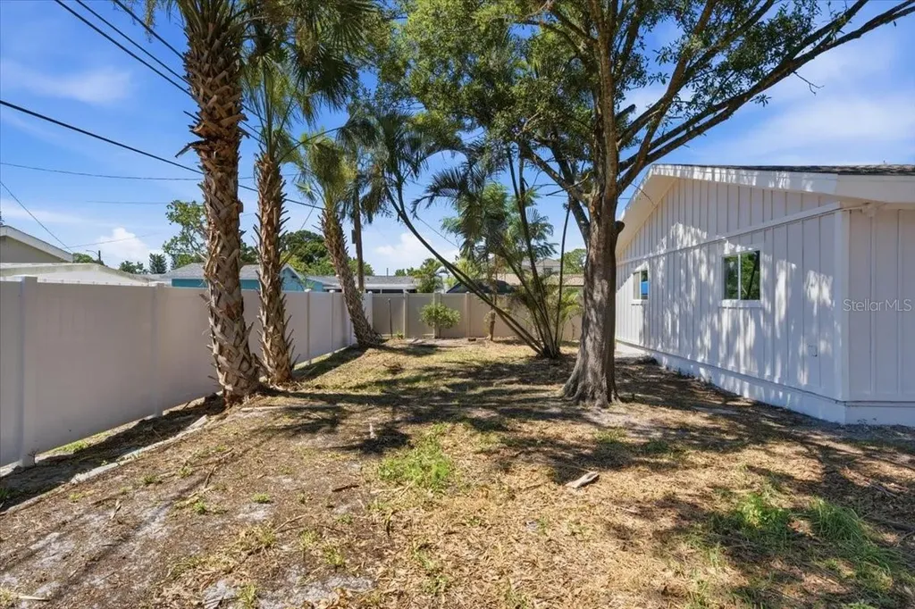 8452 6th Street N St Petersburg FL 33702