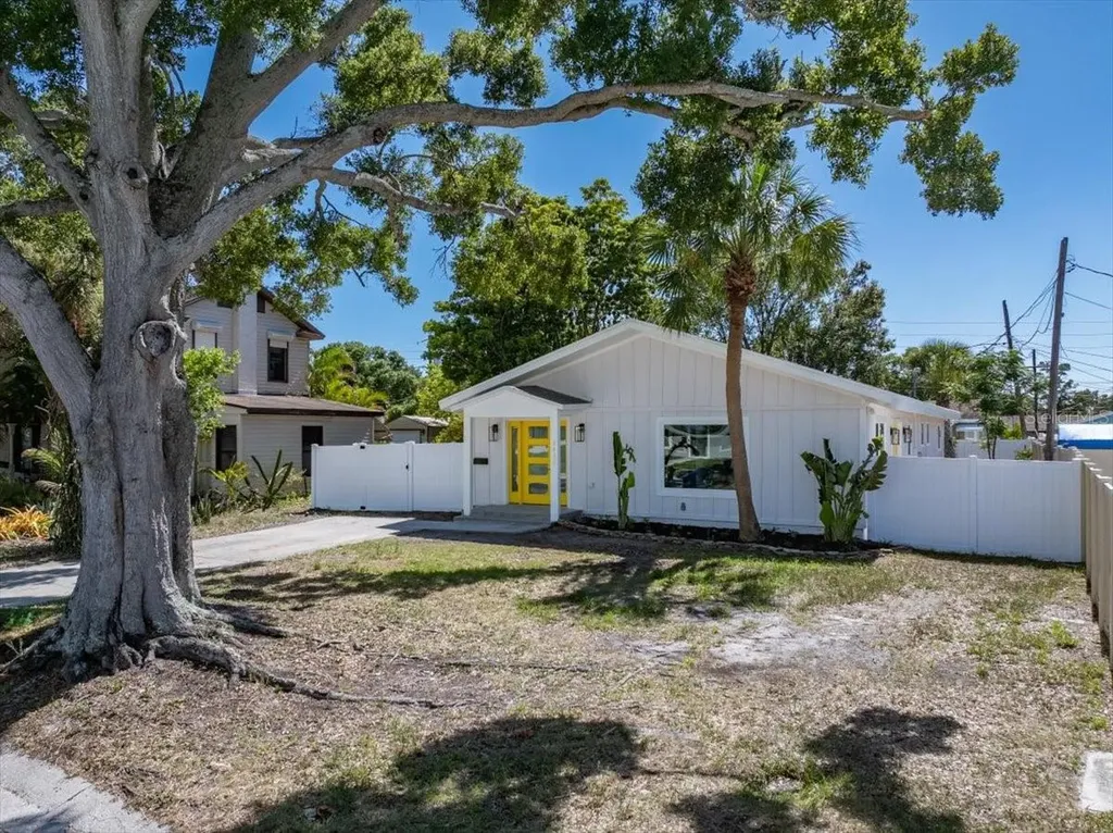 8452 6th Street N St Petersburg FL 33702