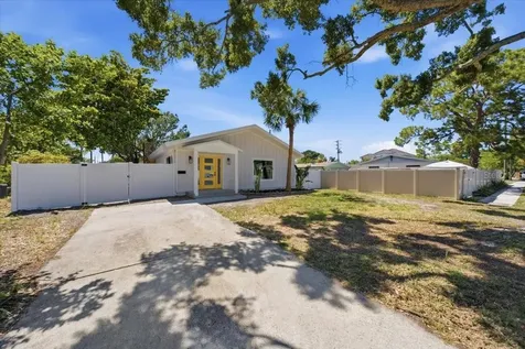 8452 6th Street N St Petersburg FL 33702