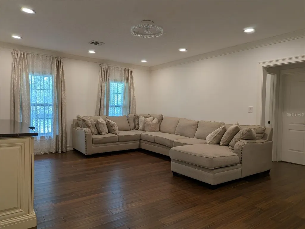 974 Pinelli Street Orlando FL 32803