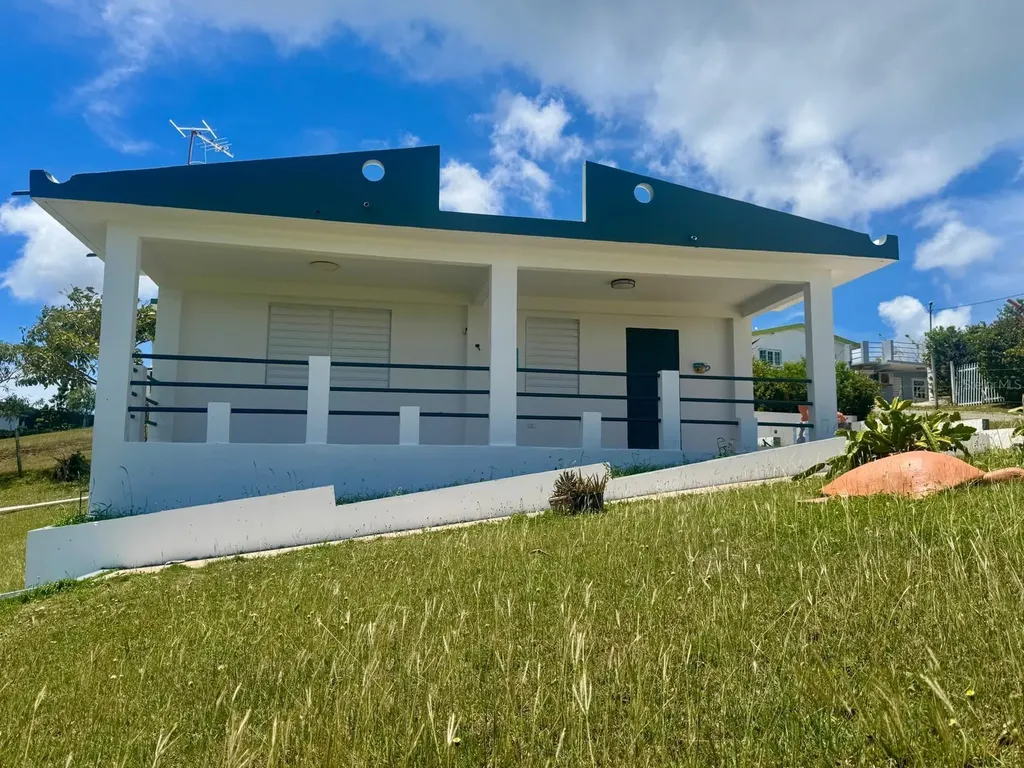 Calle 21, Lote 755, Barrio Santa María, Villa Borinquen Vieques PR 00765