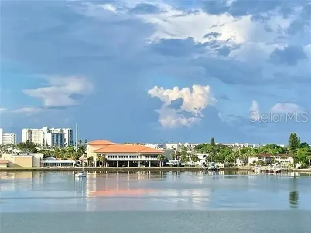 7872 Sailboat Key Boulevard S South Pasadena FL 33707