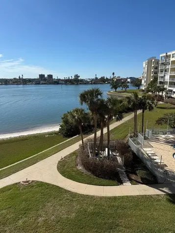 7872 Sailboat Key Boulevard S South Pasadena FL 33707