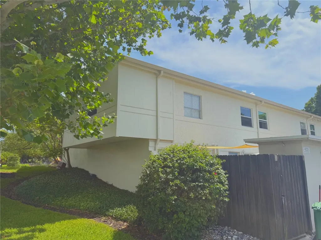 4221 La Sorrento Court Tampa FL 33611