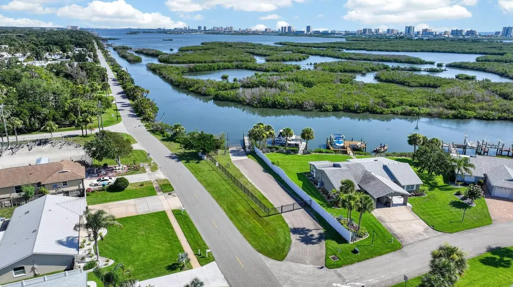 1136 Harbour Point Drive Port Orange FL 32127