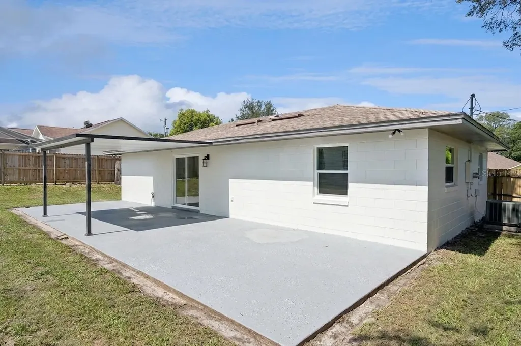 2715 Timberlake Avenue Deltona FL 32725