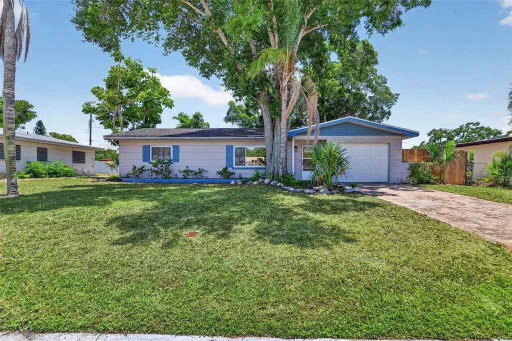 2864 62nd Avenue S St Petersburg FL 33712