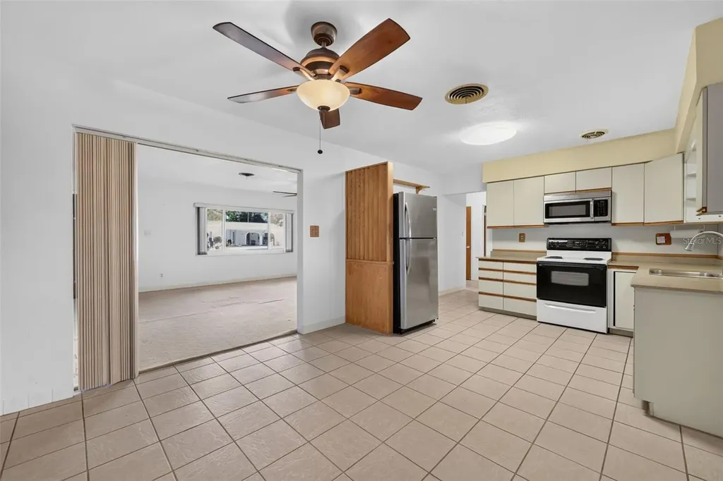 2864 62nd Avenue S St Petersburg FL 33712