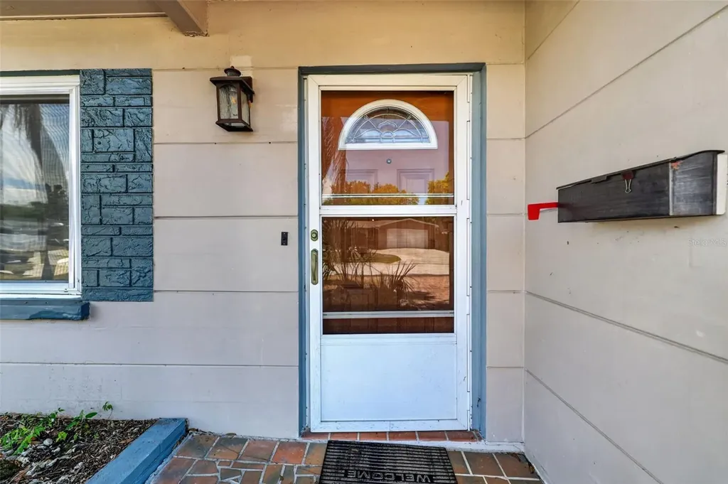 2864 62nd Avenue S St Petersburg FL 33712