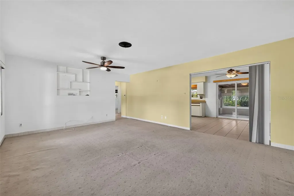 2864 62nd Avenue S St Petersburg FL 33712