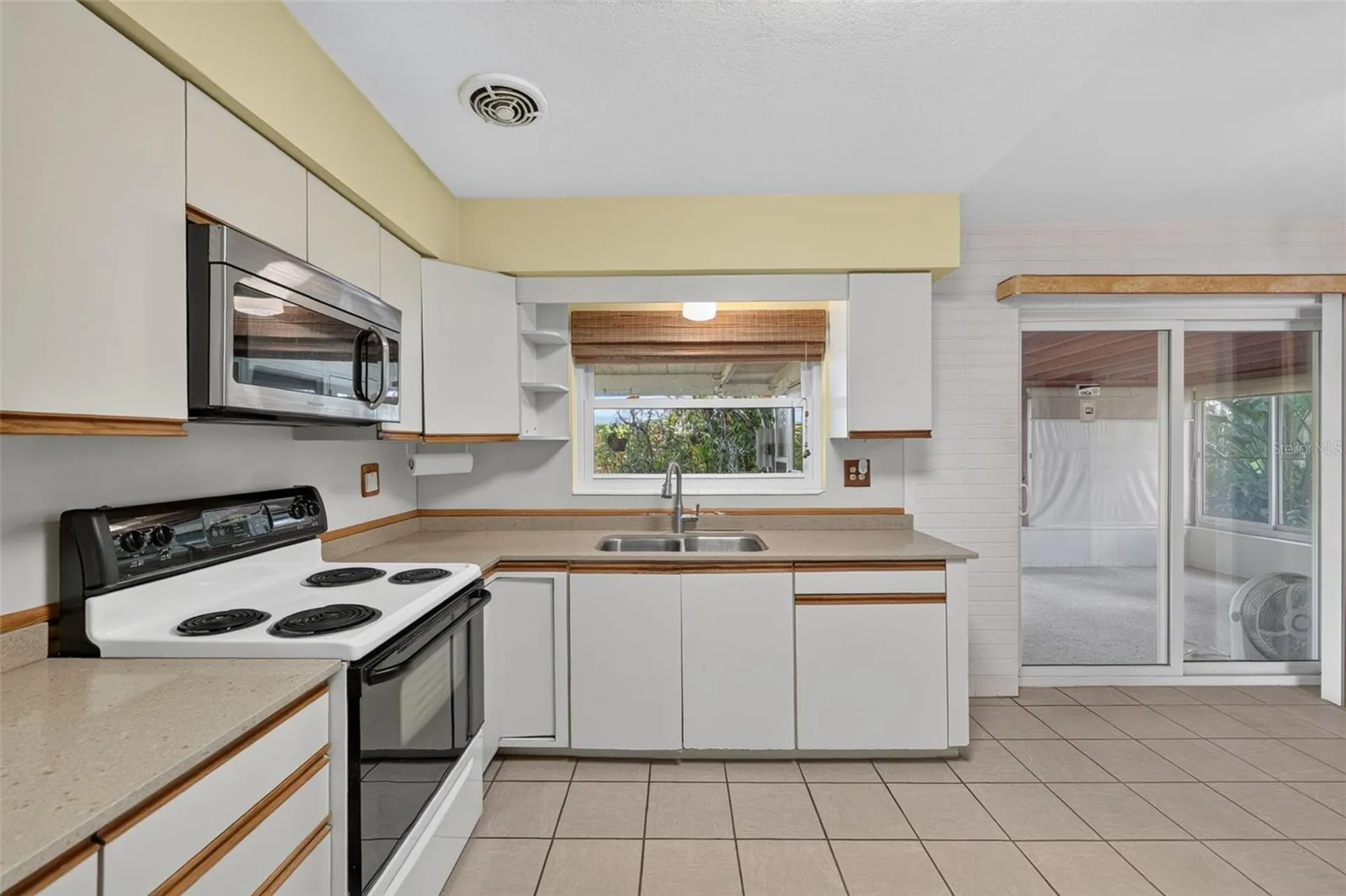 2864 62nd Avenue S St Petersburg FL 33712