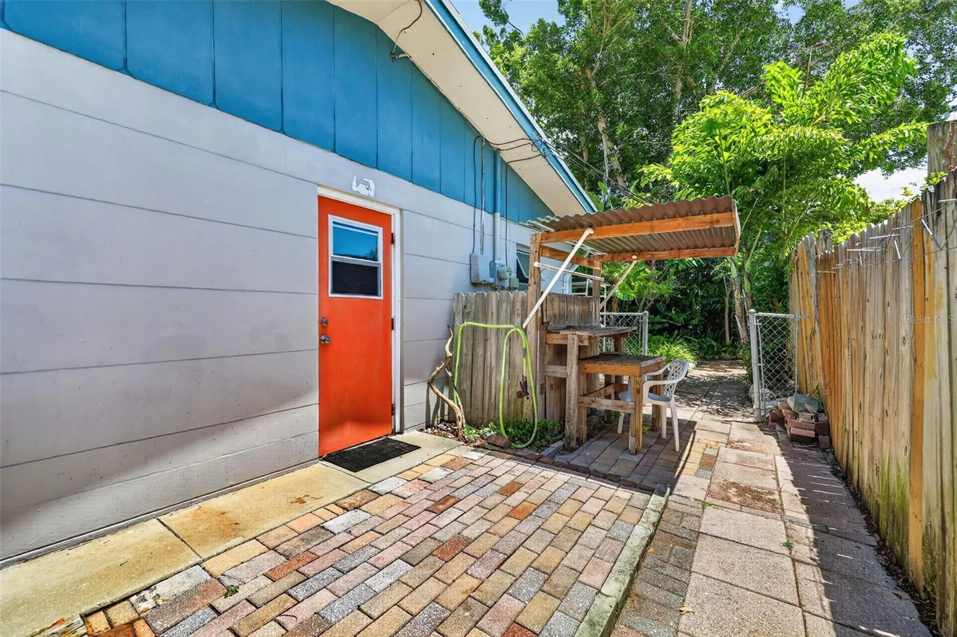 2864 62nd Avenue S St Petersburg FL 33712
