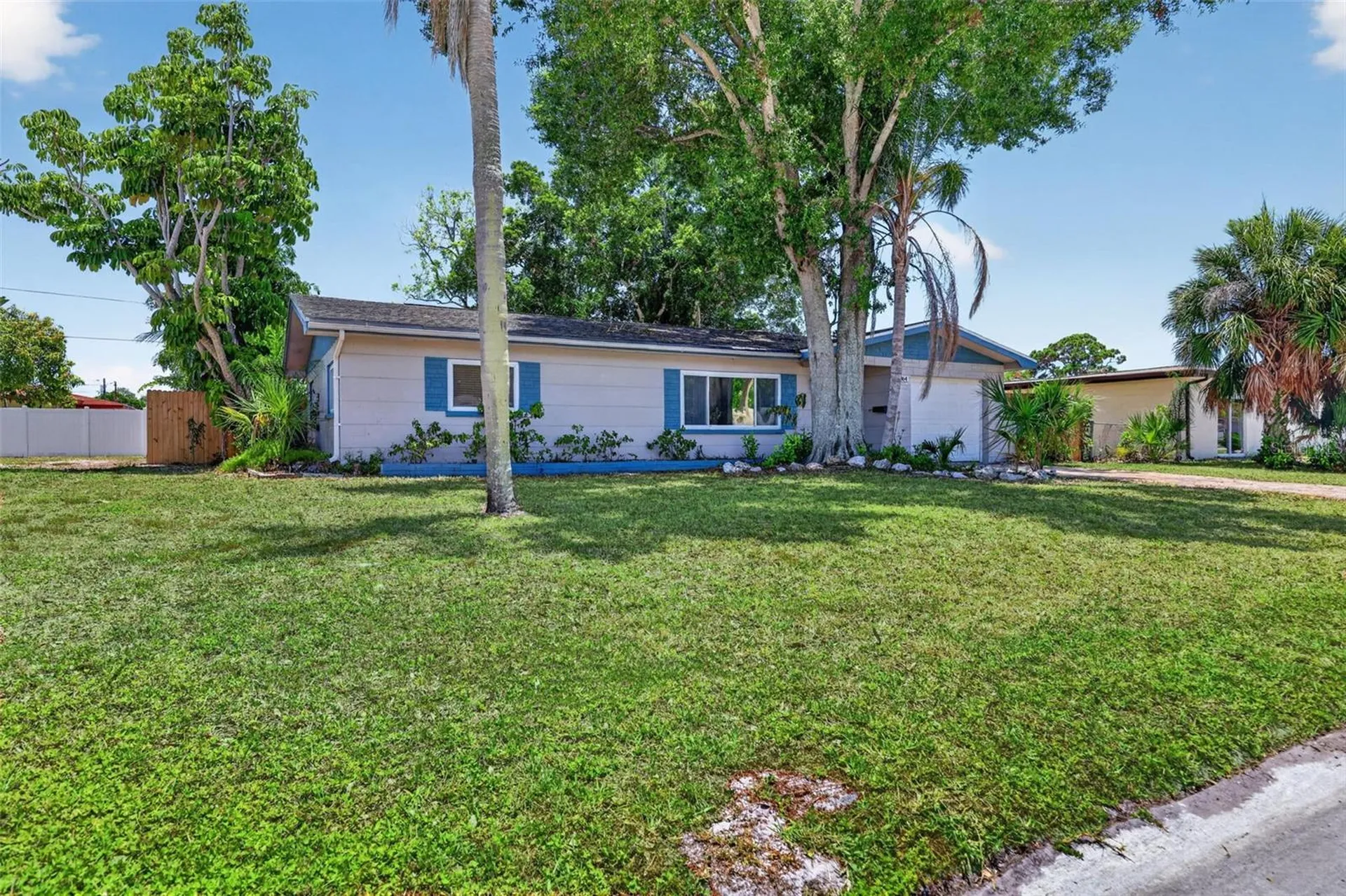 2864 62nd Avenue S St Petersburg FL 33712
