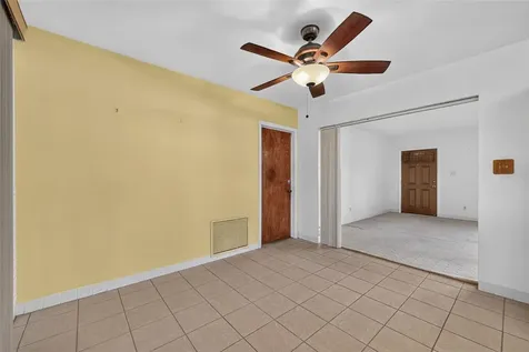 2864 62nd Avenue S St Petersburg FL 33712