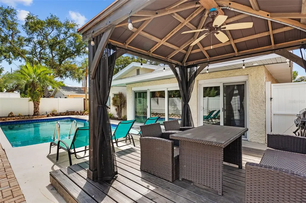 10472 Orange Blossom Lane Seminole FL 33772