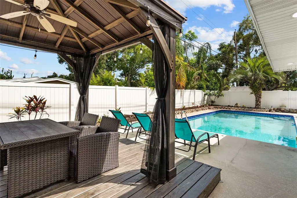 10472 Orange Blossom Lane Seminole FL 33772