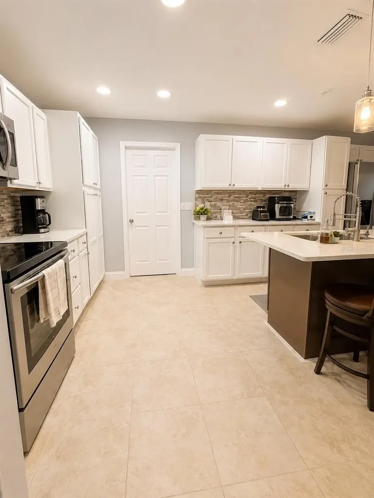 11008 Wingate Drive Tampa FL 33624