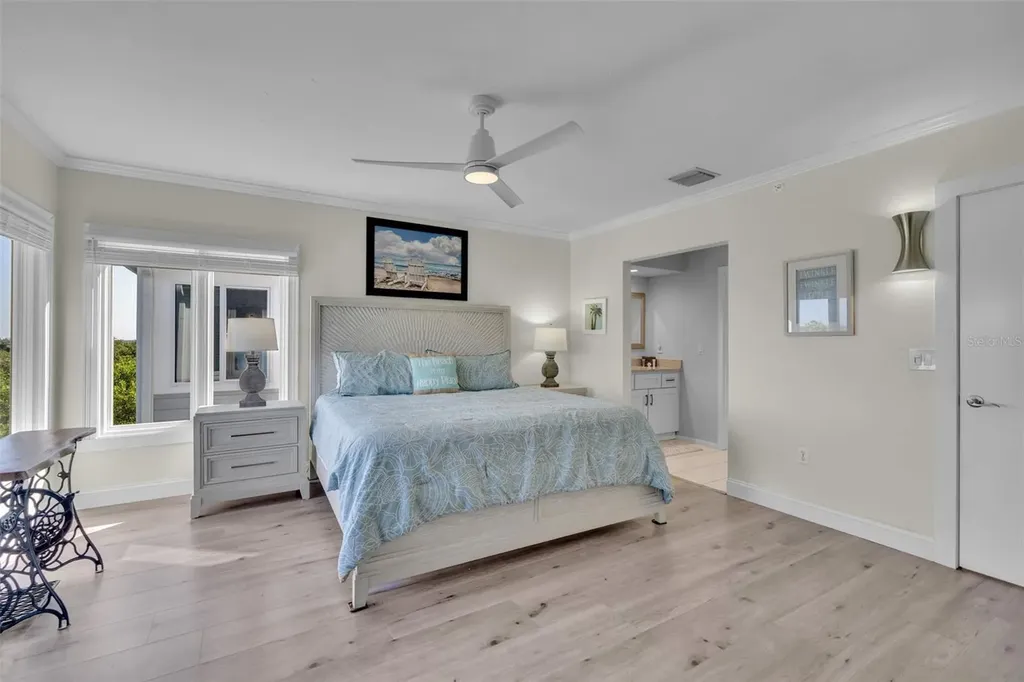 848 Evergreen Way Longboat Key FL 34228