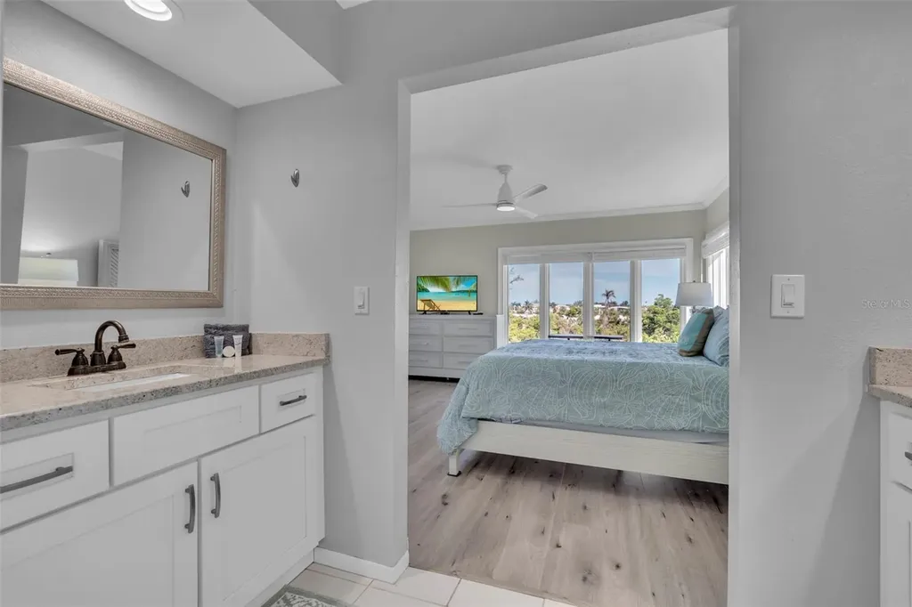 848 Evergreen Way Longboat Key FL 34228
