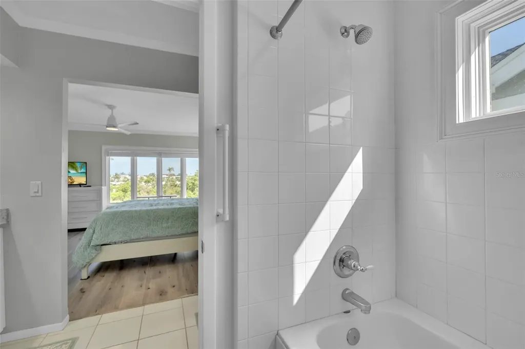 848 Evergreen Way Longboat Key FL 34228