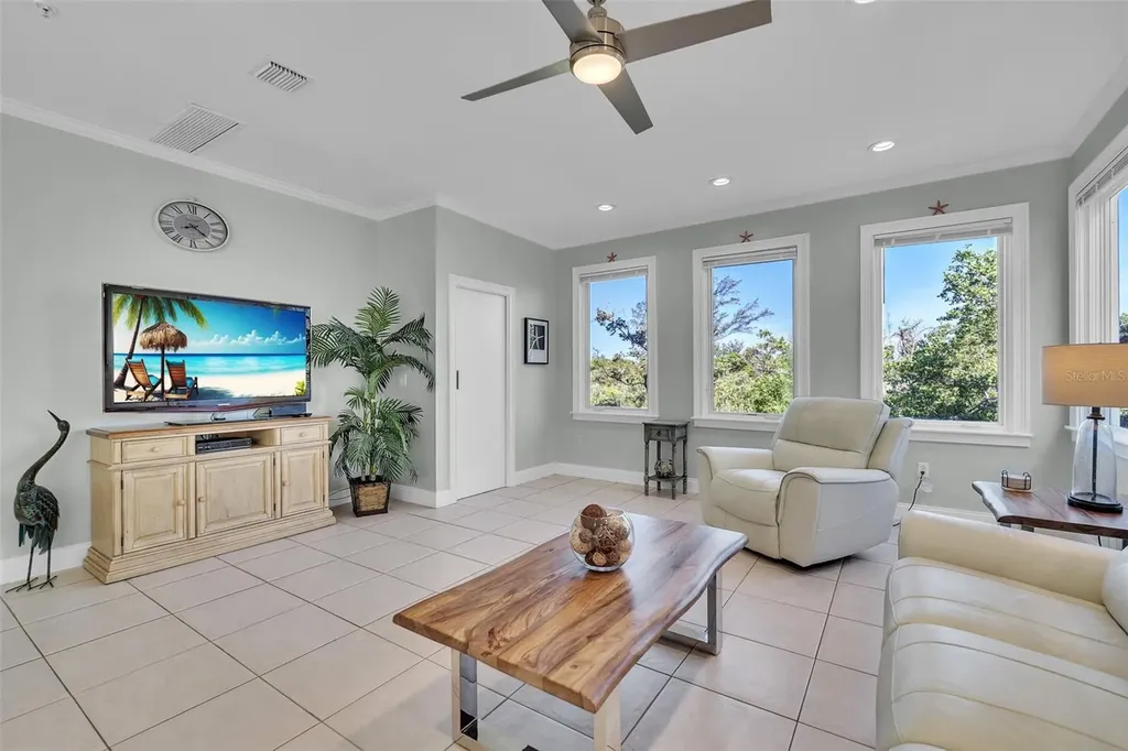 848 Evergreen Way Longboat Key FL 34228