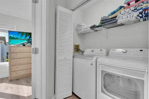 848 Evergreen Way Longboat Key FL 34228