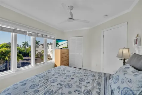 848 Evergreen Way Longboat Key FL 34228