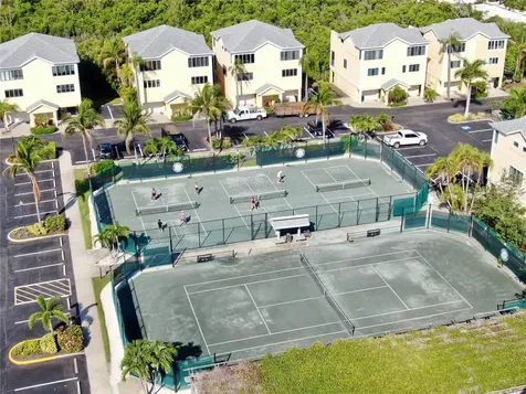848 Evergreen Way Longboat Key FL 34228