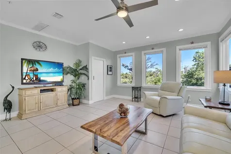 848 Evergreen Way Longboat Key FL 34228