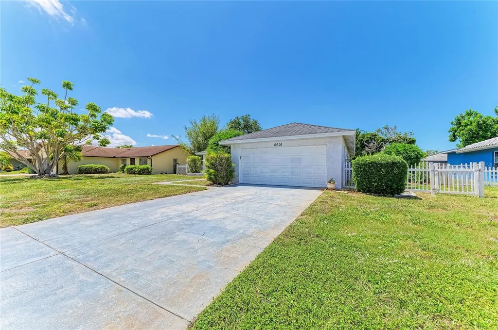 6601 13th Bradenton FL 34209