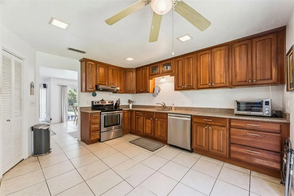 5450 Allen Street Mims FL 32754