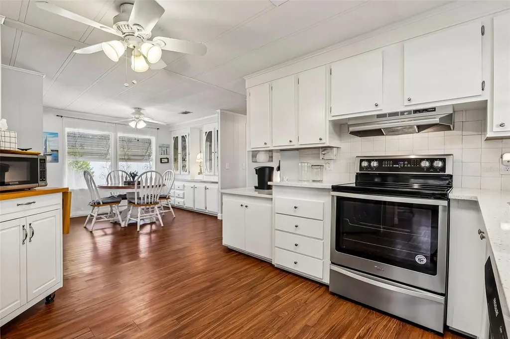 1433 Apache Circle Tavares FL 32778