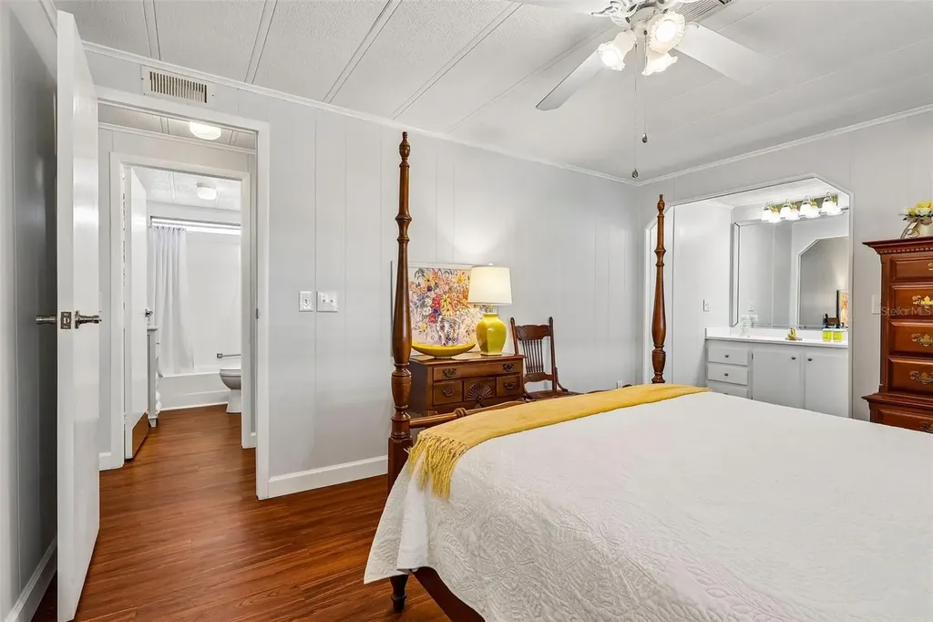 1433 Apache Circle Tavares FL 32778