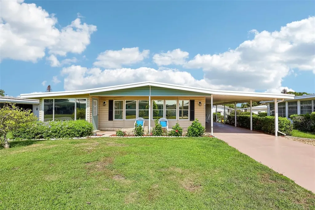 1433 Apache Circle Tavares FL 32778