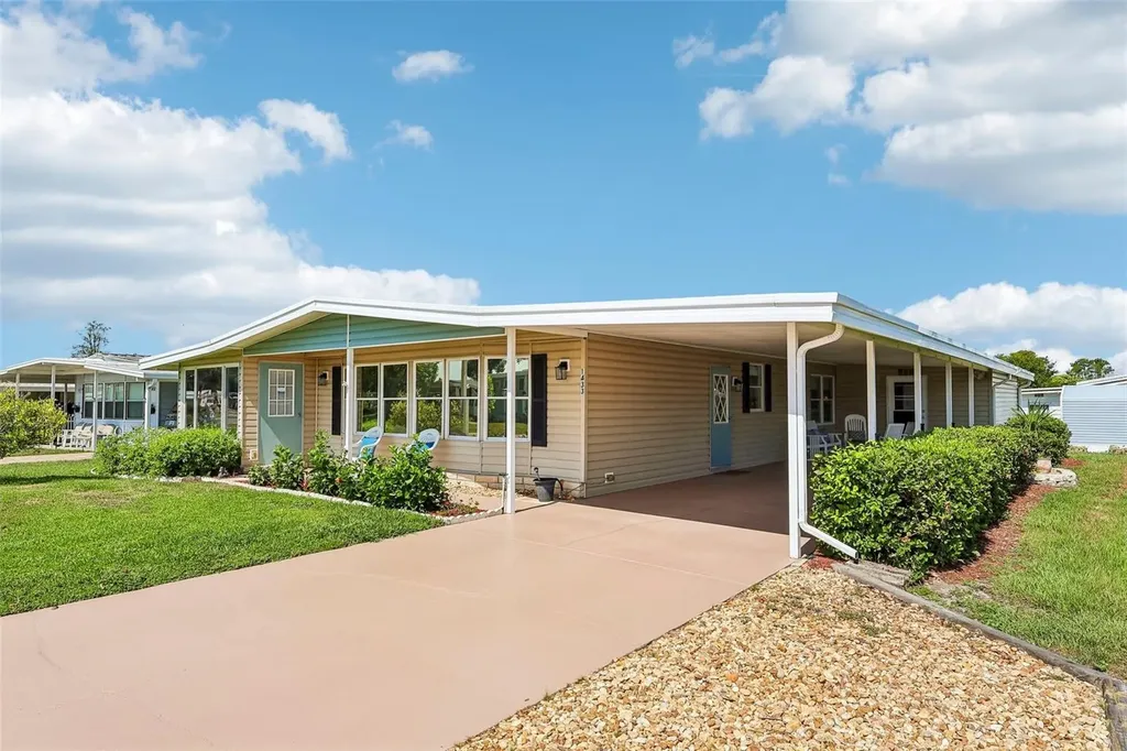 1433 Apache Circle Tavares FL 32778