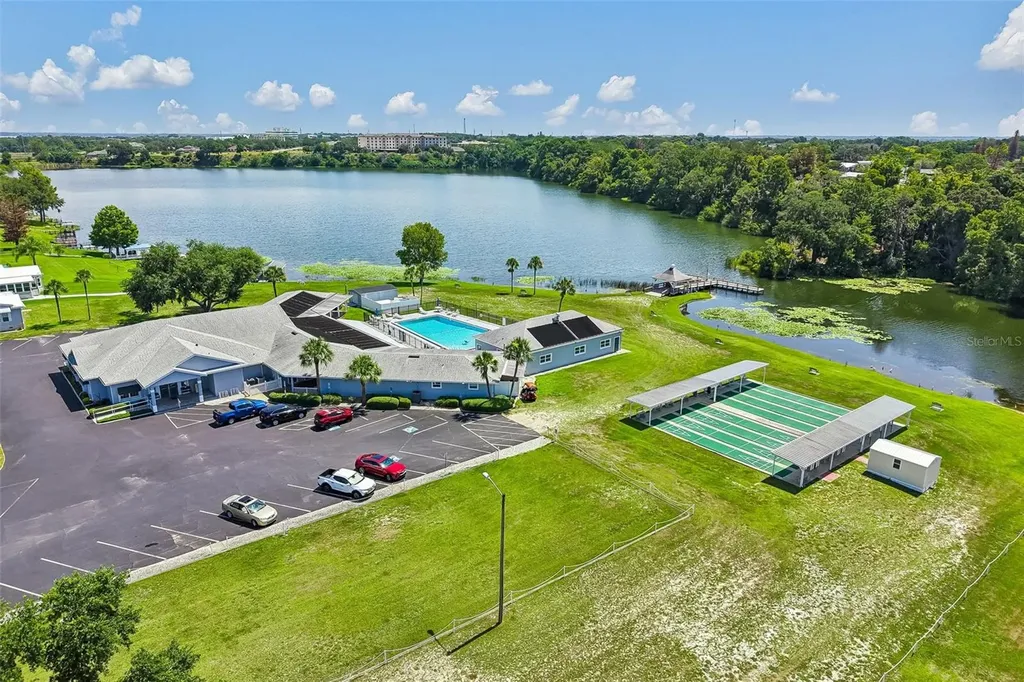 1433 Apache Circle Tavares FL 32778