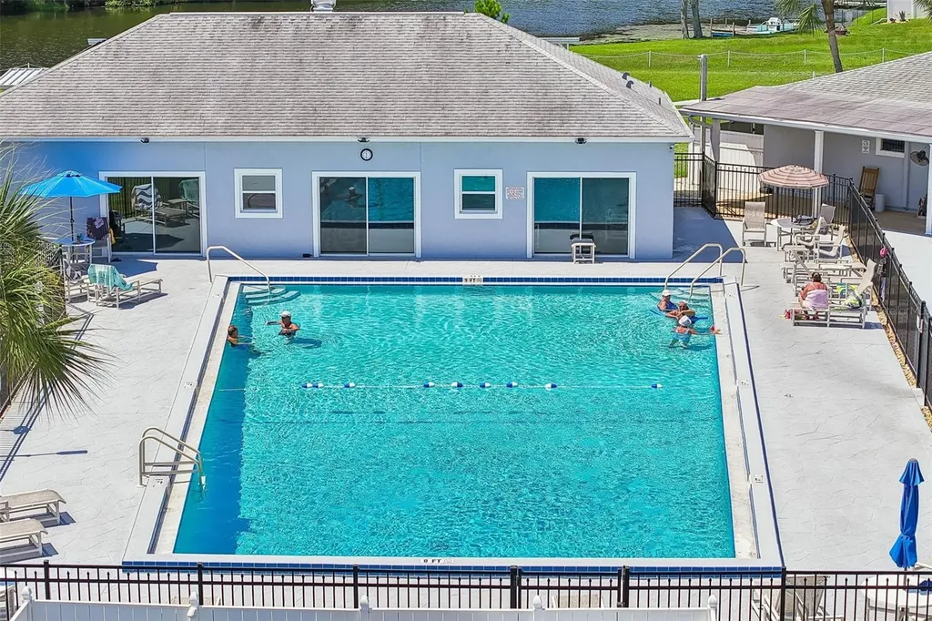 1433 Apache Circle Tavares FL 32778