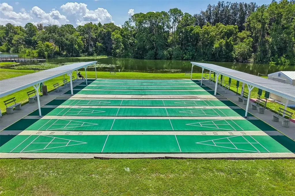 1433 Apache Circle Tavares FL 32778