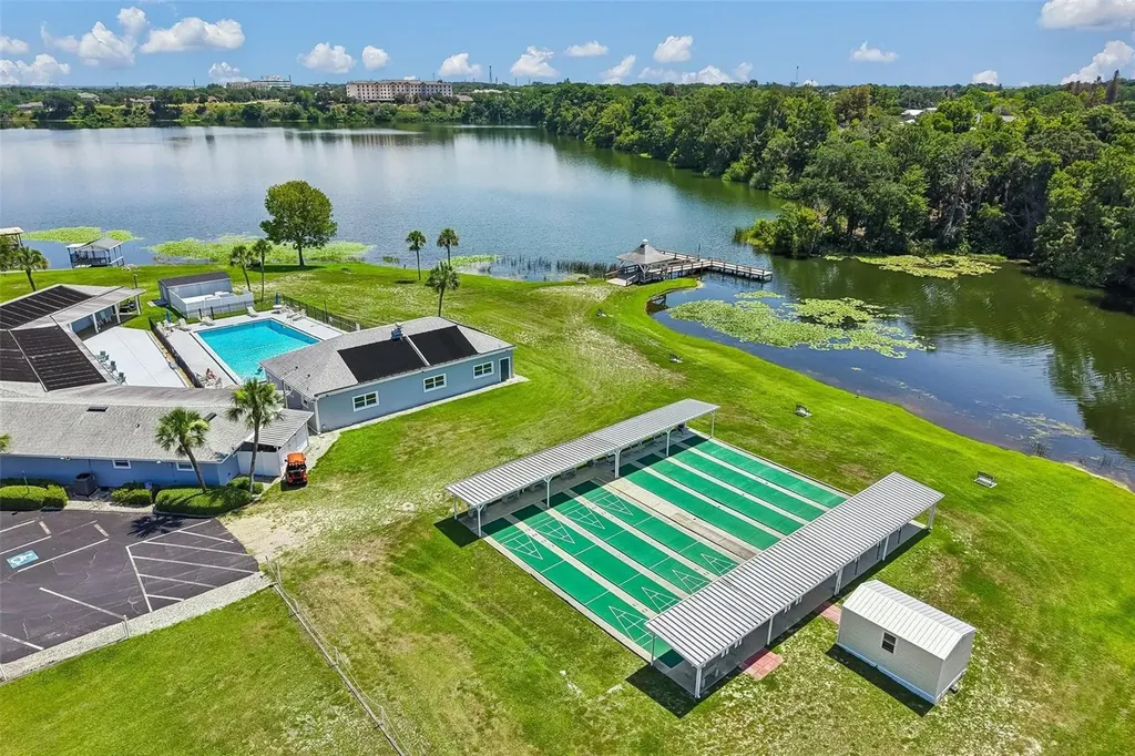 1433 Apache Circle Tavares FL 32778