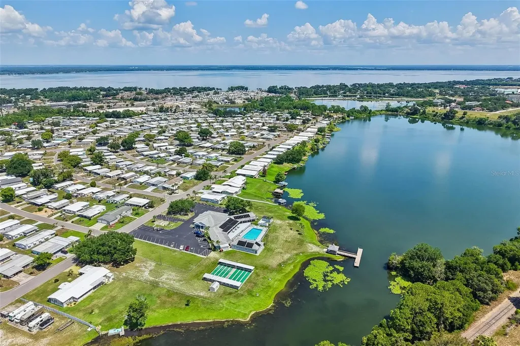 1433 Apache Circle Tavares FL 32778