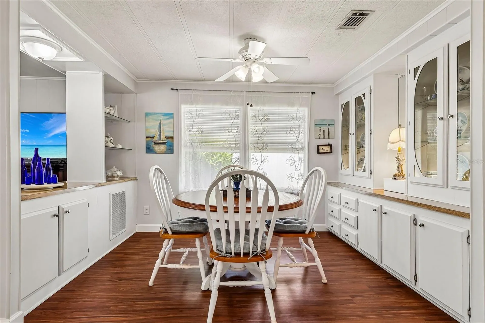 1433 Apache Circle Tavares FL 32778