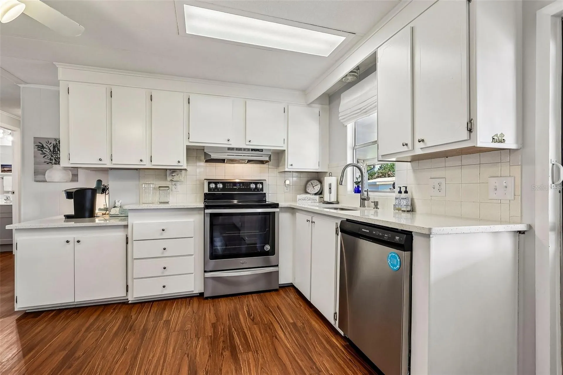 1433 Apache Circle Tavares FL 32778
